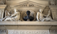 ( POOL / MARTIN BUREAU )