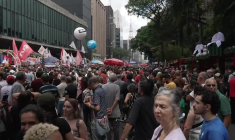 Manifestation à Sao Paulo contre les projets de réduction de peine de Bolsonaro