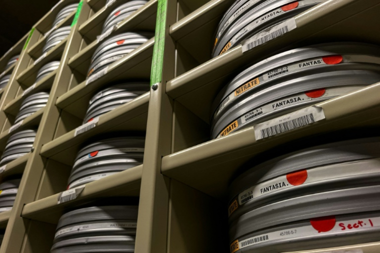 Des bobines de films dans la chambre forte de films nitrate du Centre national de conservation audiovisuelle de la Bibliothèque du Congrès à Culpeper, en Virginie, le 2 avril 2026. ( AFP / KENT NISHIMURA )