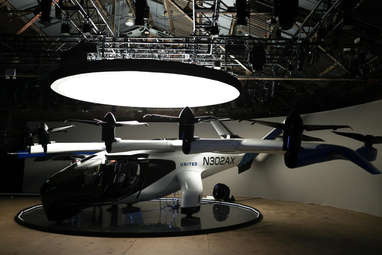 Archer is working to win final US certificaiton of an air taxi that would shuttle travelers from downtown New York to airports in less than 15 minutes ( AFP / CHARLY TRIBALLEAU )