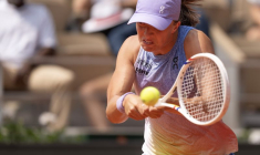 Iga Swiatek pendant son match contre Elina Svitolina au Stade Roland Garros, à Paris