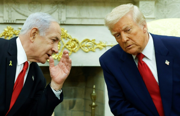 Le Premier ministre israélien Benjamin Netanyahu (G) et le président américain Donald Trump, le 7 avril 2025 à La Maison Blanche, à Washington ( GETTY IMAGES NORTH AMERICA / Kevin Dietsch )