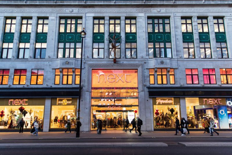 NEXT VA S'ALLIER À DES INVESTISSEURS POUR RACHETER JOJO MAMAN BÉBÉ, RAPPORTE LA BBC