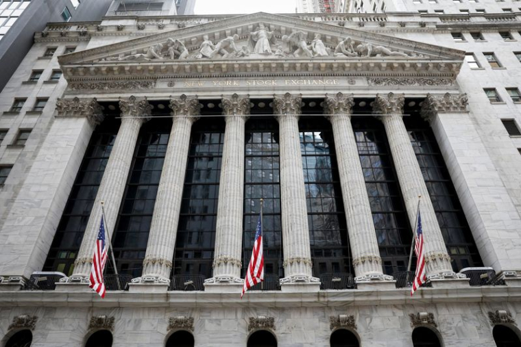 WALL STREET OUVRE EN HAUSSE