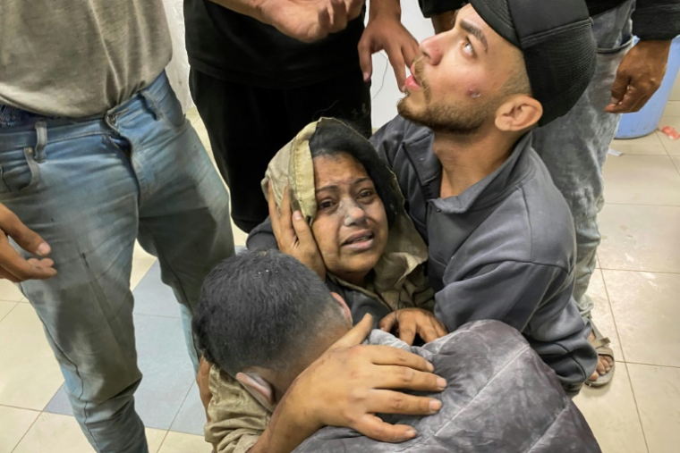 Des Palestiniens blessés dans des frappes israéliennes à Khan Younès transportés à l'hôpital Nasser dans le sud de la bande de Gaza, le 3 juin 2025 ( AFP / - )