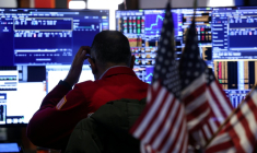 Un opérateur à la Bourse de New York, le 1er décembre 2025 ( AFP / CHARLY TRIBALLEAU )