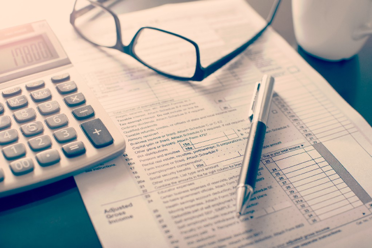 La flat tax a bouleversé la donne parmi les enveloppes d’investissement compte-titres, PEA et assurance-vie.