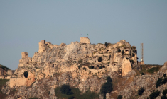 Le château médiéval de Beaufort, connu localement sous le nom de Qalaat al-Shaqif ou Shaqif Arnoun, vu depuis la région de Marjayoun, dans le sud du Liban, le 31 mai 2026 ( AFP / - )