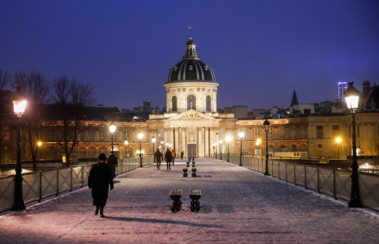 LE GOUVERNEMENT SE DONNE AU MOINS UNE SEMAINE POUR JUGER DU COUVRE-FEU