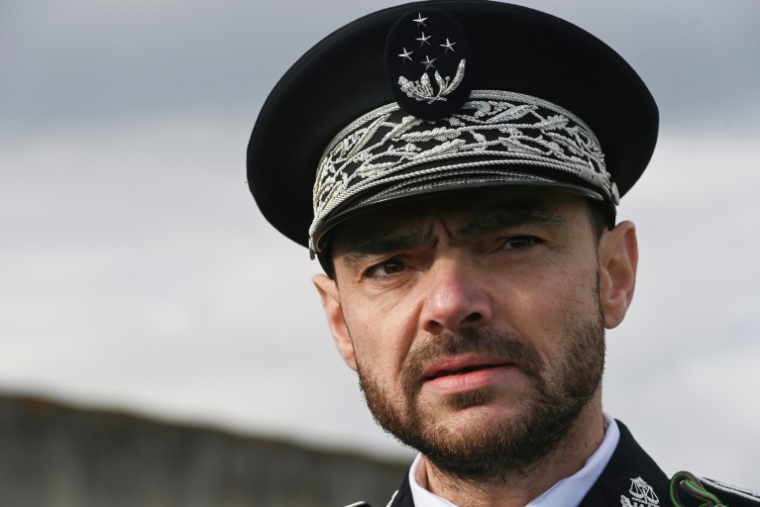Le directeur de l'administration pénitentiaire Sébastien Cauwel lors d'une visite de la ministre de la Justice de France au centre pénitentiaire de Saint-Maur, près de Châteauroux, au centre de la France, le 28 février 2025 ( AFP / JEAN-FRANCOIS MONIER )