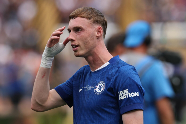 Cole Palmer accueilli en héros dans les Caraïbes