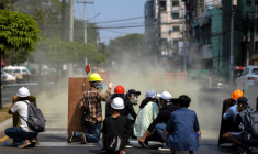LA POLICE BIRMANE RÉPRIME LES MANIFESTATIONS, UNE FEMME TUÉE