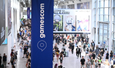 Des visiteurs au salon des jeux vidéo Gamescom, à Cologne, dans l'ouest de l'Allemagne, le 22 août 2024 ( AFP / Ina FASSBENDER )