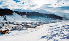 Dans les stations de ski, les logements sont souvent anciens et peu performants d'un point de vue énergétique. (Illustration) (David Mark / Pixabay)