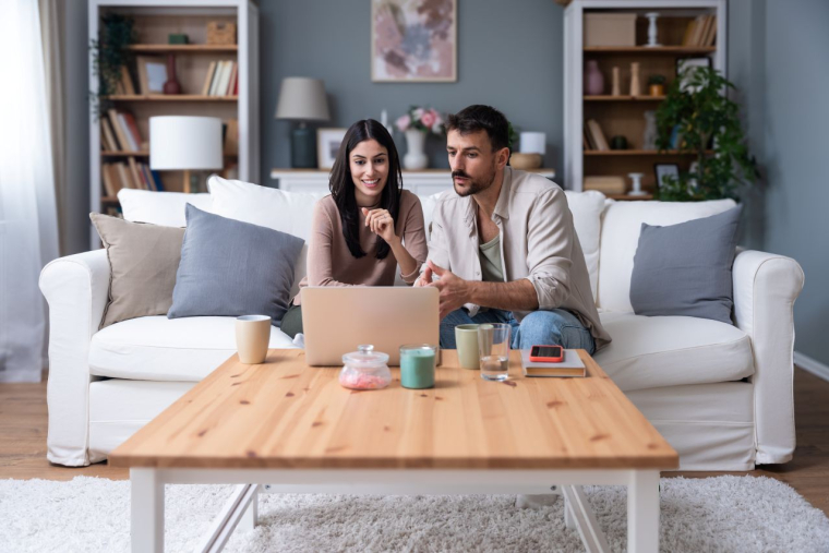 couple investisseurs 1 (Cr&eacute;dits: Adobe Stock)