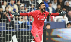 Hugo Lloris en colère contre une pelouse