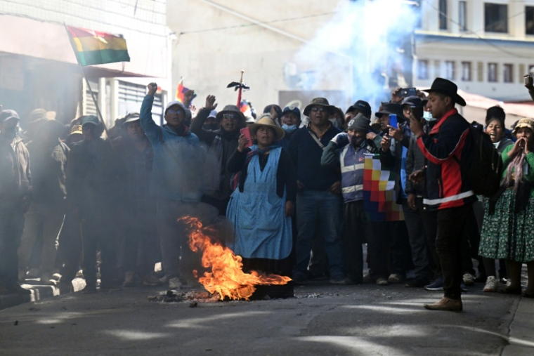Des manifestants à La Paz le 10 juin 2026 ( AFP / MARVIN RECINOS )