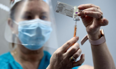 ASTRAZENECA: LES VENTES DU VACCIN CONTRE LE COVID BONDISSENT AU T2