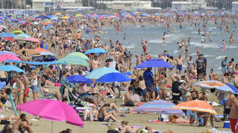 Un plage à Valence, en Espagne. ( AFP / JOSE JORDAN )