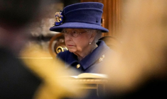 LA REINE ELIZABETH II AU REPOS À LA DEMANDE DE SES MÉDECINS