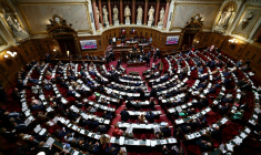 Les sénateurs réunis pour l'élection du président de la chambre haute du parlement, à Paris, le 1er octobre 2026 ( AFP / Anne-Christine POUJOULAT )