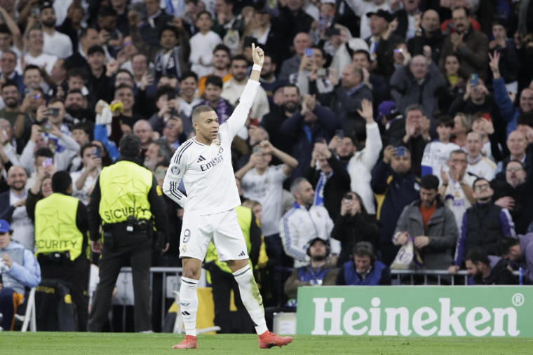 Selon Carlo Ancelotti, Kylian Mbappé peut aller chercher les records de Cristiano Ronaldo