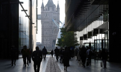 GRANDE-BRETAGNE: LA CROISSANCE DU PIB REVUE EN HAUSSE À 5,5% AU DEUXIÈME TRIMESTRE