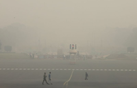 INDE: LA COUR SUPRÊME IMPOSE LE TÉLÉTRAVAIL À NEW DELHI EN RAISON DE LA POLLUTION DE L'AIR
