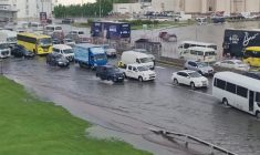 Les rues de Charjah aux Émirats inondées après de fortes pluies