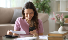 Connaissez-vous et utilisez-vous le paiement sur facture pour vos achats digitaux ? (Visuel Adobe Stock)