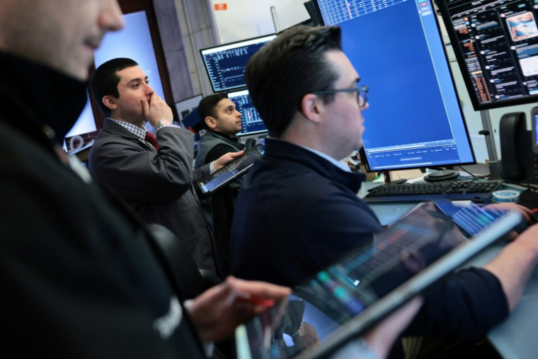 Traders sur le parquet du New York Stock Exchange le 1er mai 2026 à New York. ( GETTY IMAGES NORTH AMERICA / Michael M. Santiago )