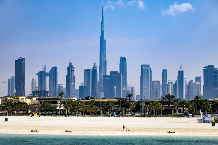 Burj Khalifa, le plus haut bâtiment du monde orne l'horizon de Dubaï, le 30 janvier 2025. ( AFP / FADEL SENNA )