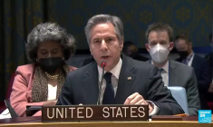 Menace d'invasion russe en Ukraine : "Ils sont prêts à attaquer l'Ukraine", assure Joe Biden