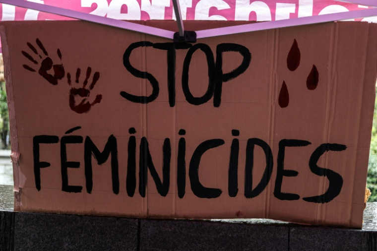 La Fondation des femmes appelle à la création d’un observatoire national des féminicides, jugeant la situation actuelle "alarmante" et dénonçant la "démobilisation" des pouvoirs publics sur cette question ( AFP / Charly TRIBALLEAU )