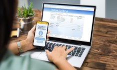 (Méfiez-vous des demandes d'encaissement de chèques pour un tiers : elles sont le fait de cybermalfaiteurs ! - Crédit photo : Adobe Stock)