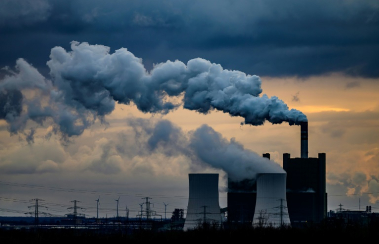 Une centrale électrique au lignite à Halle, en Allemagne, le 4 janvier 2024 ( AFP / John MACDOUGALL )