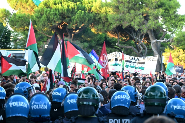 Manifestation à Venise le 30 août 2025 en marge du festival de cinéma pour dénoncer Israël et la guerre à Gaza ( AFP / Stefano RELLANDINI )