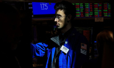 Des courtiers à l'œuvre sur le parquet de la Bourse de New York (NYSE)