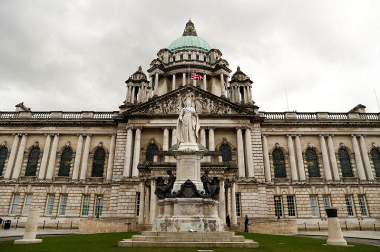 UN "FOSSÉ CONSIDÉRABLE" SÉPARE LONDRES DE BRUXELLES SUR L'IRLANDE DU NORD, DIT DAVID FROST
