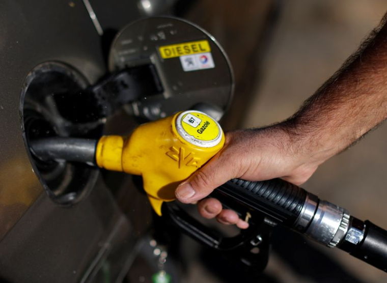 LE GOUVERNEMENT PRIVILÉGIE L'OPTION D'UN "CHÈQUE CARBURANTS"