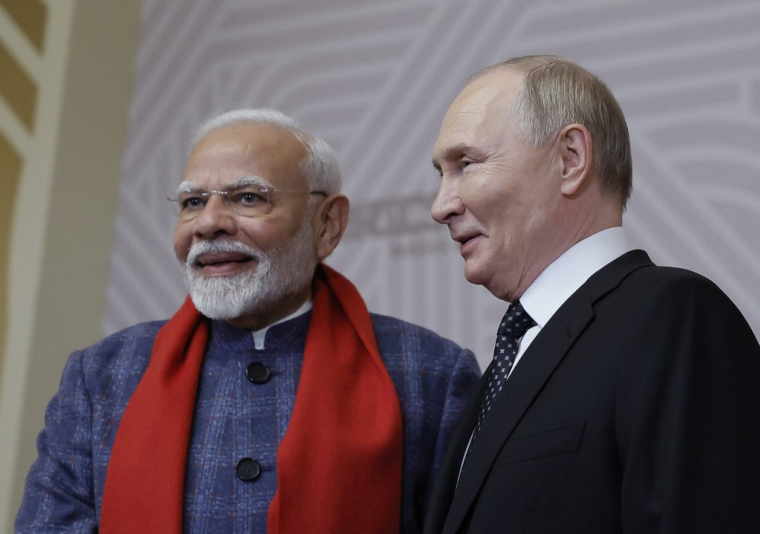 Narendra Modi et Vladimir Poutine à Kazan, en Russie, le 22 octobre 2024. ( POOL / MAXIM SHEMETOV )