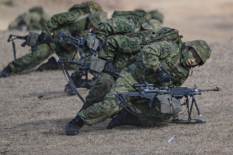 Des militaires japonais à Funabashi, au Japon, le 7 janvier 2024. ( AFP / RICHARD A. BROOKS )