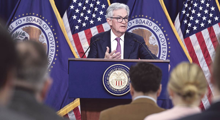 Le président de la Fed a soufflé le chaud et le froid en suggérant la fin prochaine de la hausse des taux, tout en affirmant qu'il «ne fallait pas s'arrêter avant que le travail soit terminé». ( © Federal Reserve)