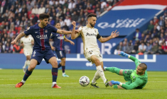 Après OM-PSG, un agent de sécurité a mis un coup à Lucas Beraldo