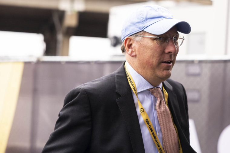 Après le fiasco OL, John Textor veut déjà racheter un nouveau club anglais