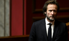 Le patron des députés PS Boris Vallaud à l'Assemblée nationale à Paris le 10 décembre 2025 ( AFP / JULIEN DE ROSA )