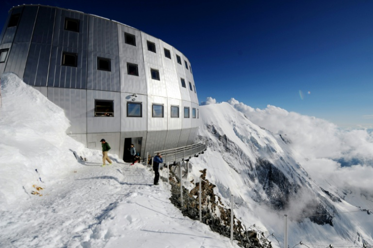 Le nouveau refuge du Goûter, le 1er juillet 2013, à Saint-Gervais-les-Bains, en Haute-Savoie ( AFP / JEAN PIERRE CLATOT )