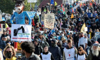Un millier d'opposants défilent contre le canal Seine-Nord Europe à Thourotte, dans l'Oise, le 11 octobre 2025 ( AFP / Francois LO PRESTI )