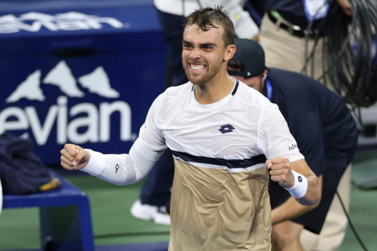 Le Français Benjamin Bonzi, tombeur du Russe Daniil Medvedev, au premier tour de l'US Open, le 24 août 2025 à New York ( AFP / CHARLY TRIBALLEAU )