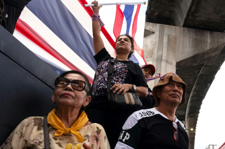 Manifestation pour réclamer la démission de la première ministre thaïlandaise Paetongtarn Shinawatra, le 28 juin 2025 à Bangkok ( AFP / Chanakarn Laosarakham )
